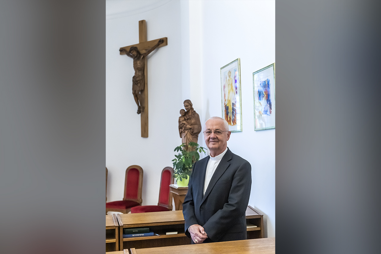 Nevelés Isten és az emberek szeretetére