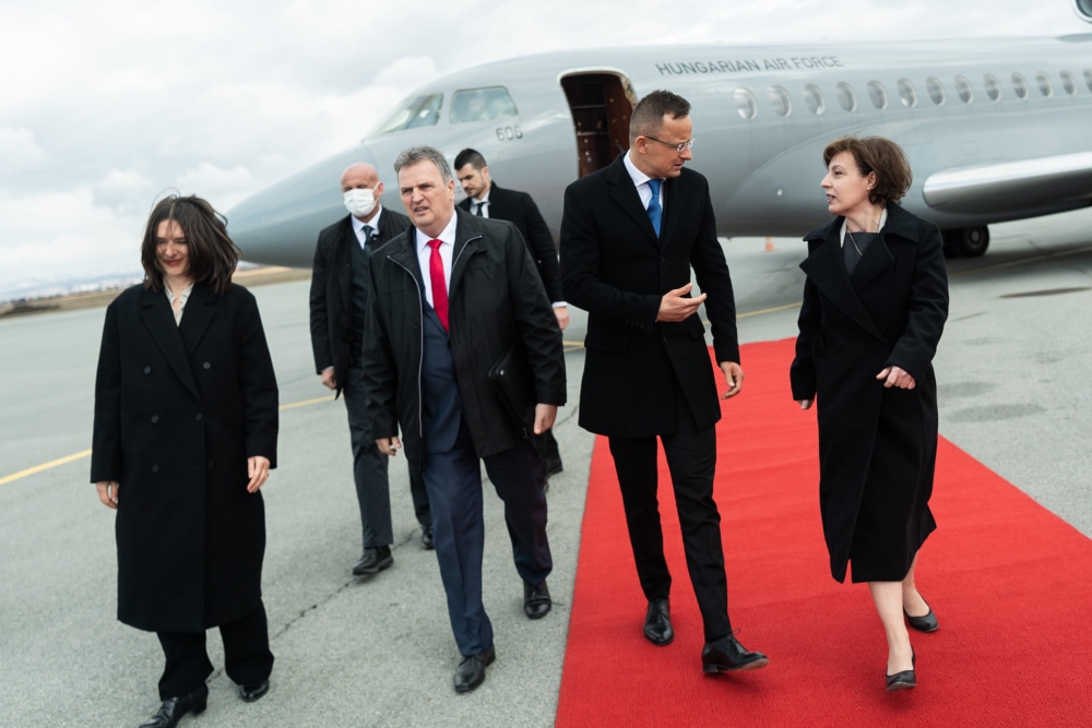 Nem engedélyezik a halált okozó fegyverek átszállítását Magyarországon