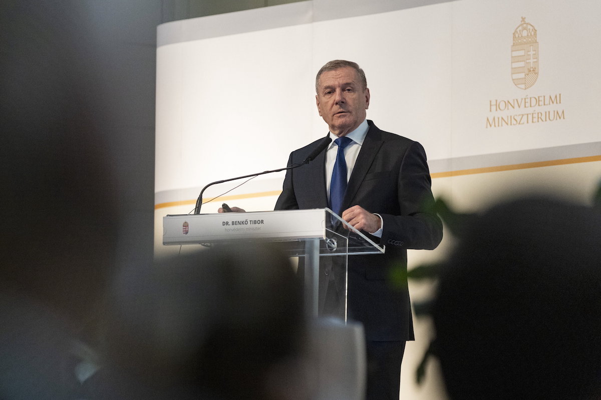 Benkő Tibor: Fel kell készülni minden helyzetre a keleti határ mentén