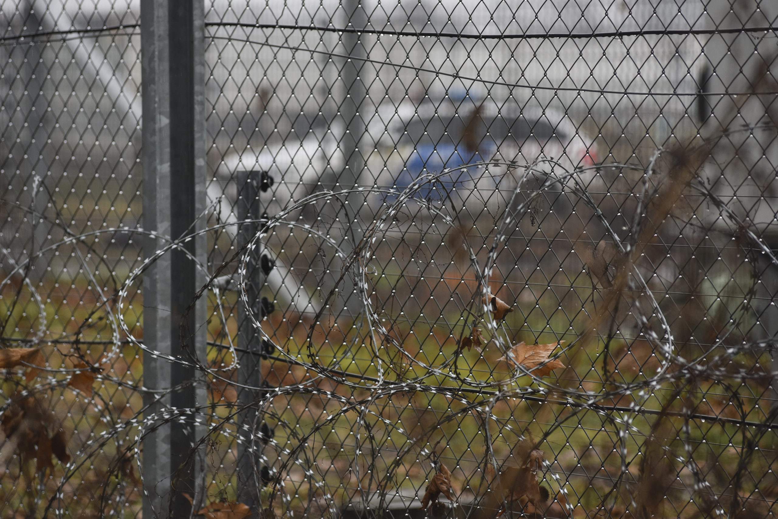 Csaknem hatszáz határsértő ellen intézkedtek a rendőrök a hétvégén