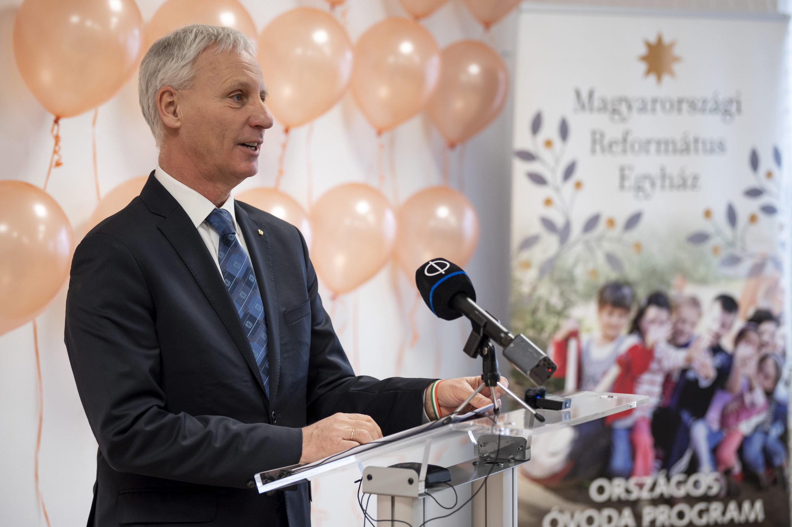 Soltész Miklós: a gyermek kincs és családban élni jó