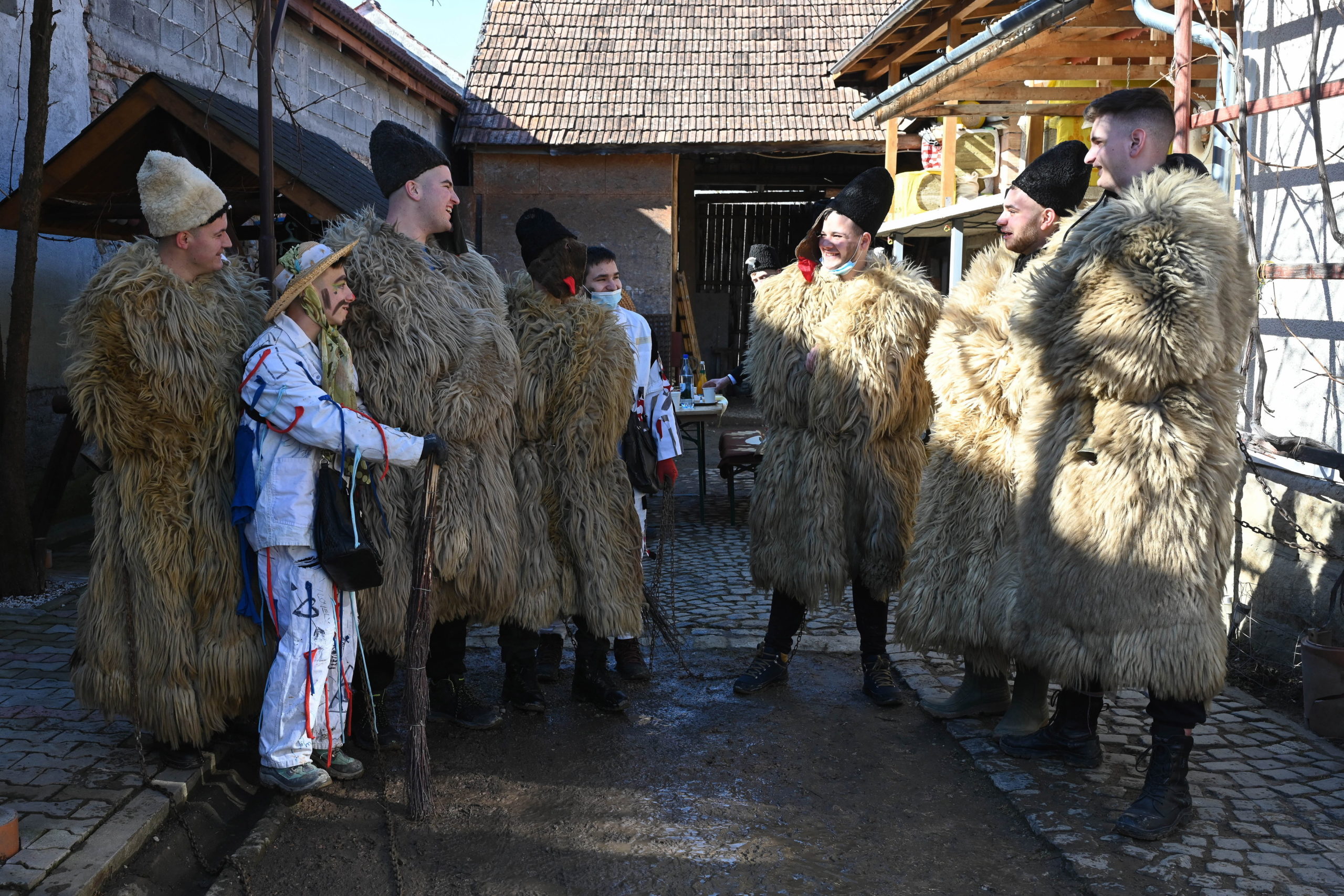 Farsangi felvonulás Erdélyben