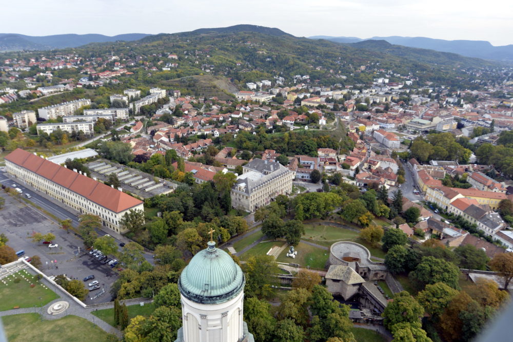 Fidesz: Esztergom kapja vissza megyei jogú város státusát!