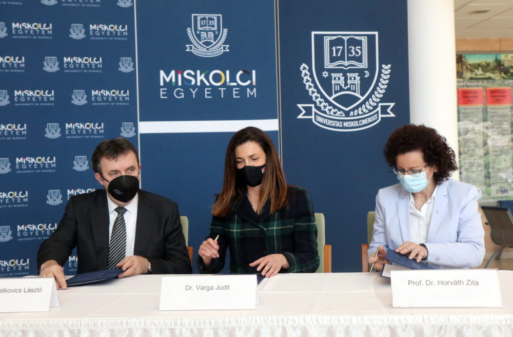 Együttműködik a Miskolci Egyetem és egy ibériai kutatóközpont