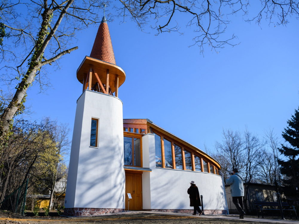 Összefogással épült református templom Balatonakarattyán