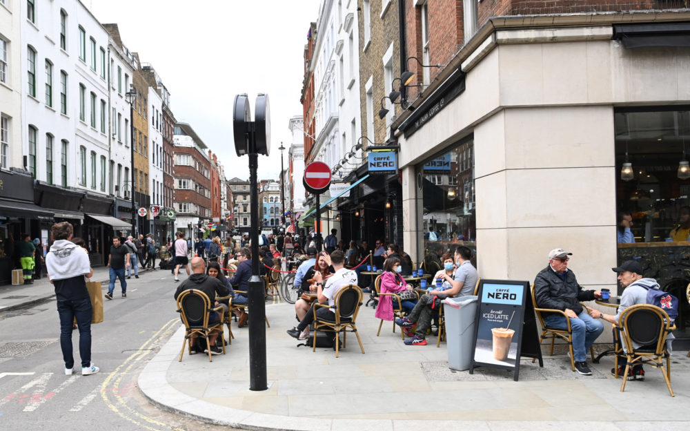 Megszűnt az Angliába utazók érkezés utáni tesztelési kötelezettsége