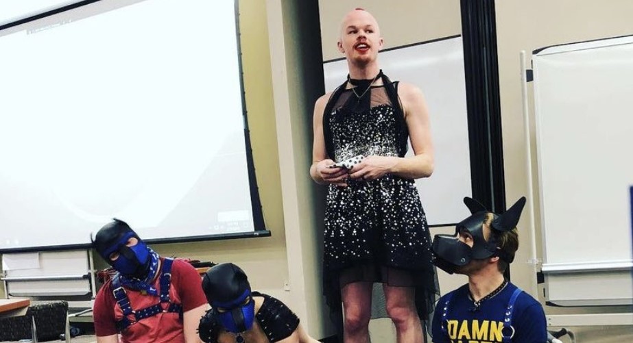 Kutyafetisiszta drag queent nevezett ki a nukleáris ügynökség élére Biden