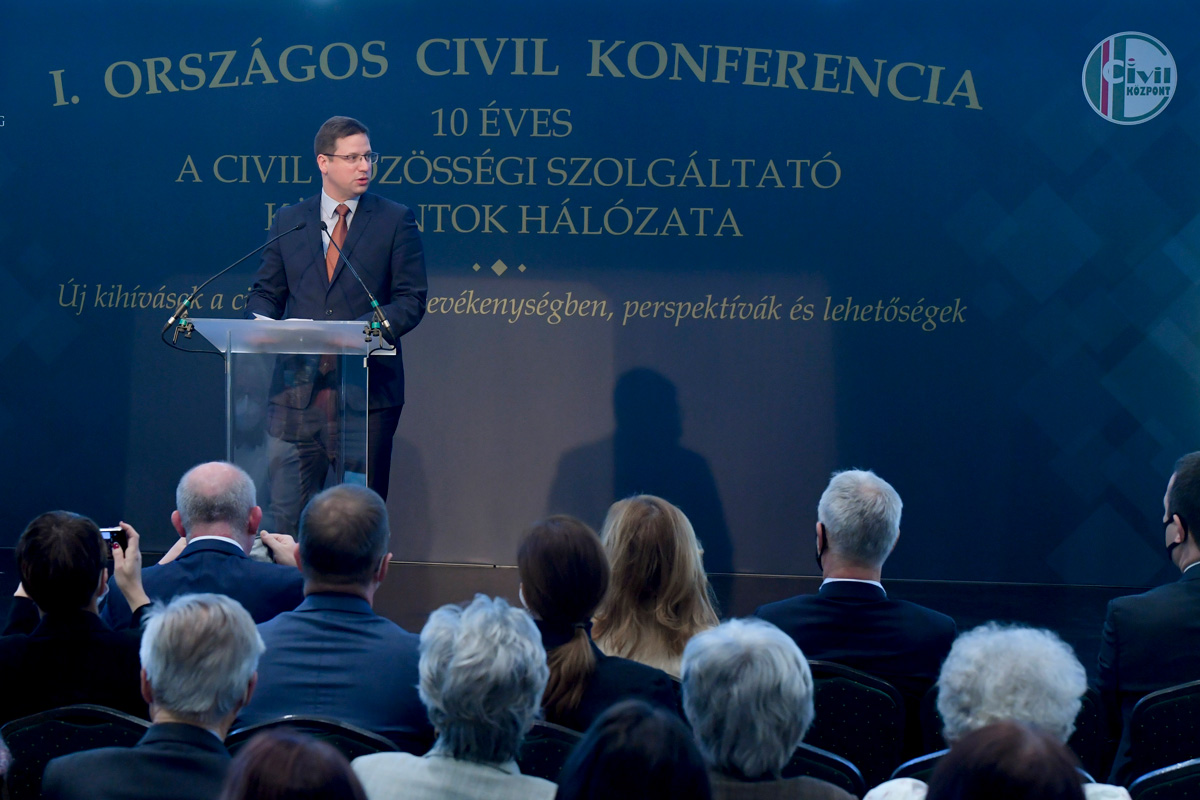 Gulyás Gergely a civilek munkáját méltatta