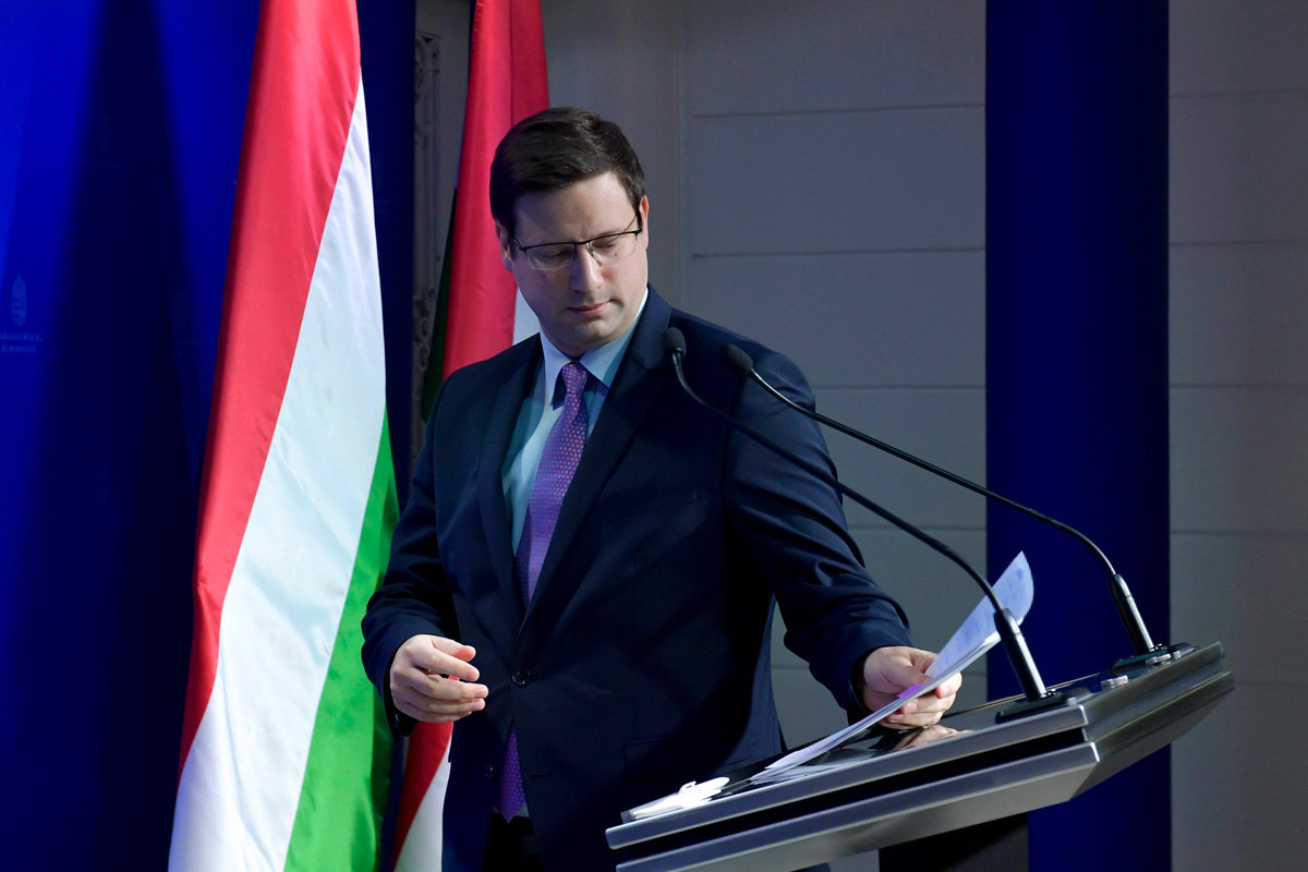 Kormányinfó: májusig két oltással is érvényes az oltási igazolvány