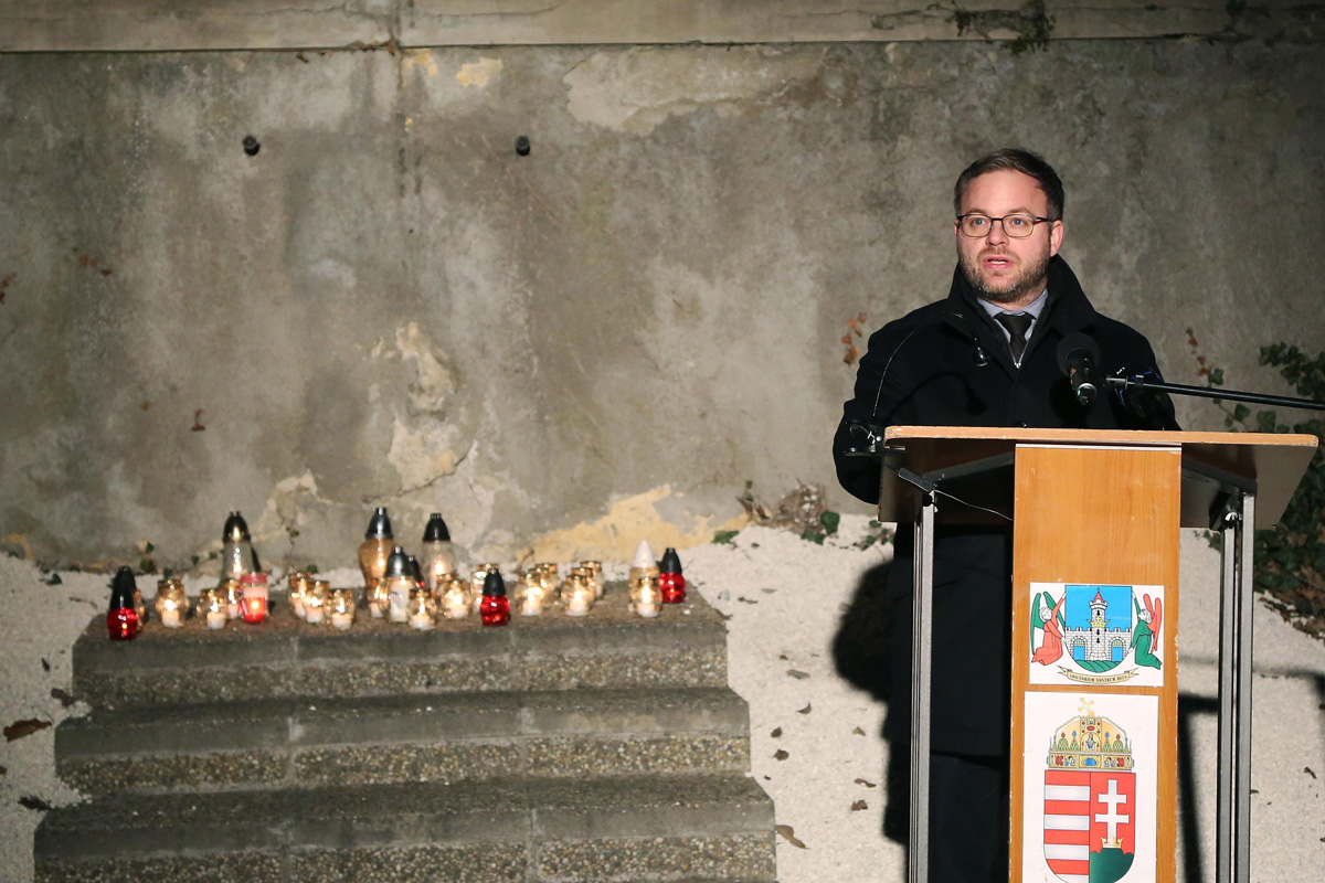 A kommunizmus mindig a leghumánusabb ideológiának tünteti fel magát