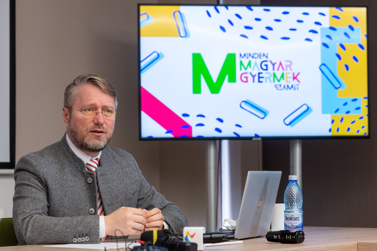 Beiskolázási kampány indult a romániai magyaroknak