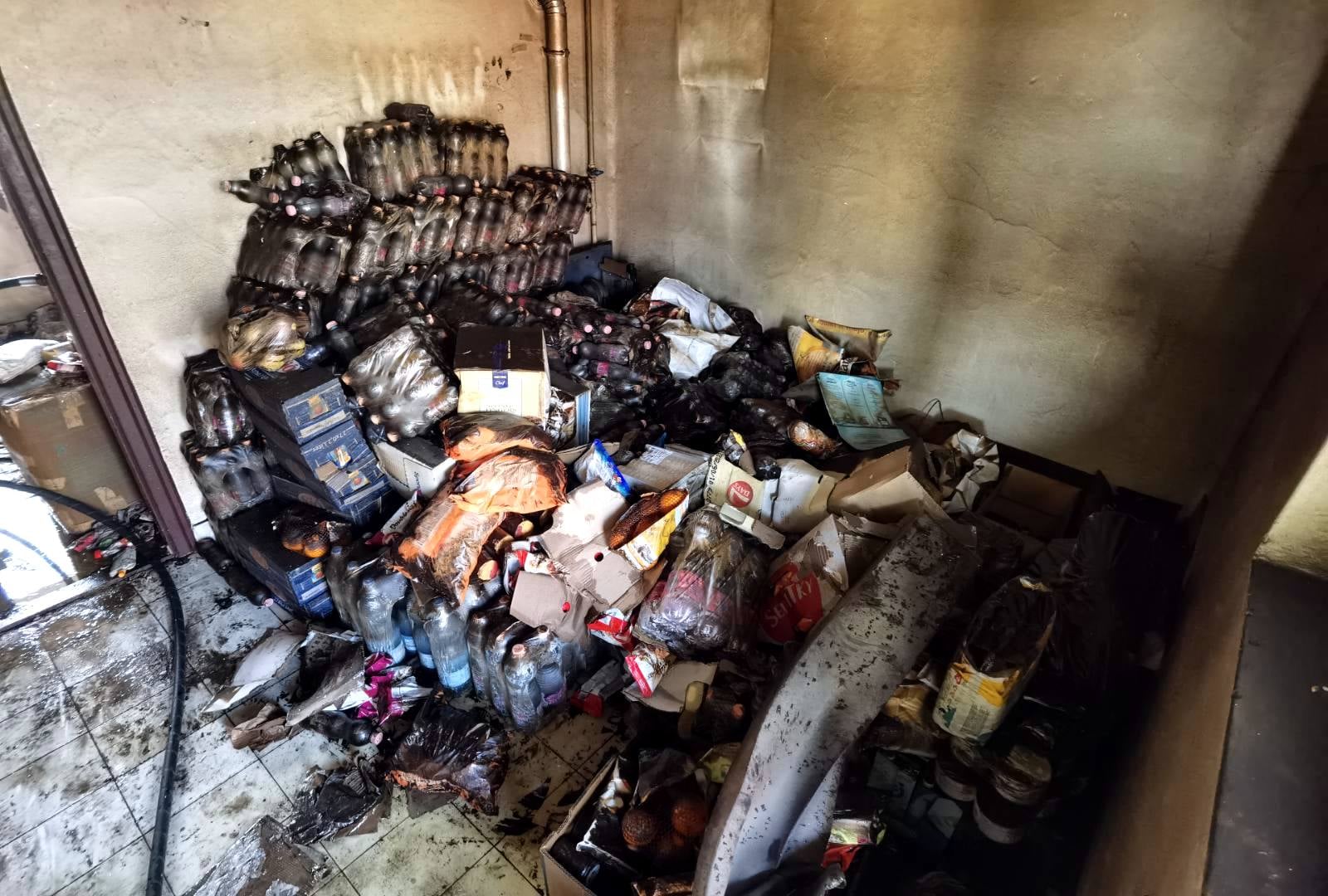 Adományokkal teli raktárban volt tűz Beregsurányban