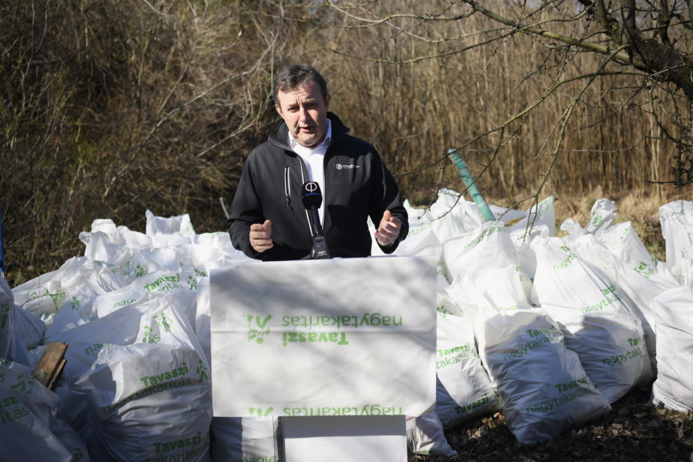 Palkovics: Szeretnénk felszámolni az illegálisan lerakott hulladékot