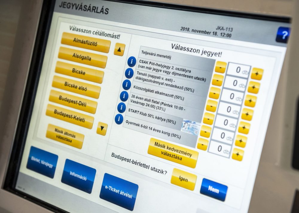 BKK-bérletek és időszakos jegyek is vásárolhatók a MÁV-Start automatáiból