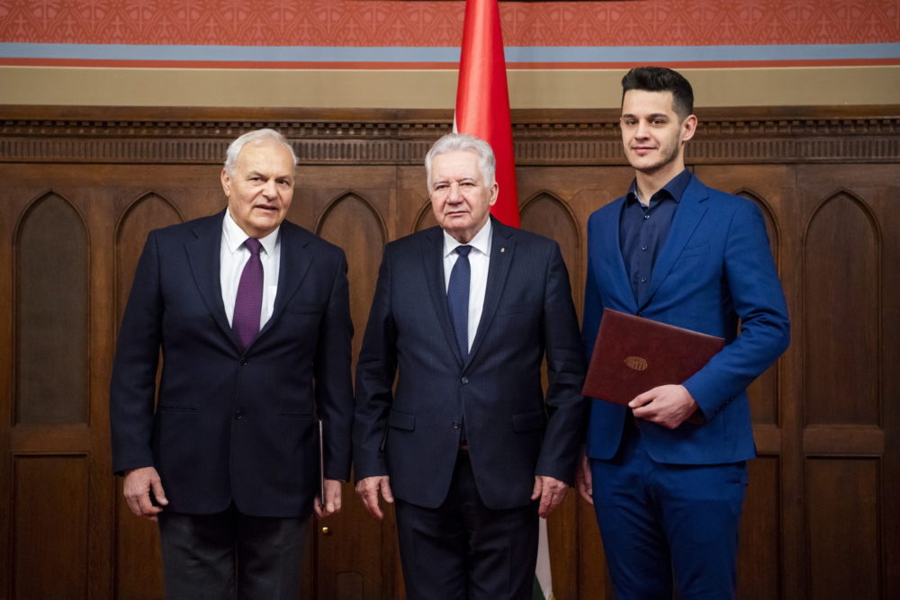 Két új NVB-delegált tett esküt a Parlamentben