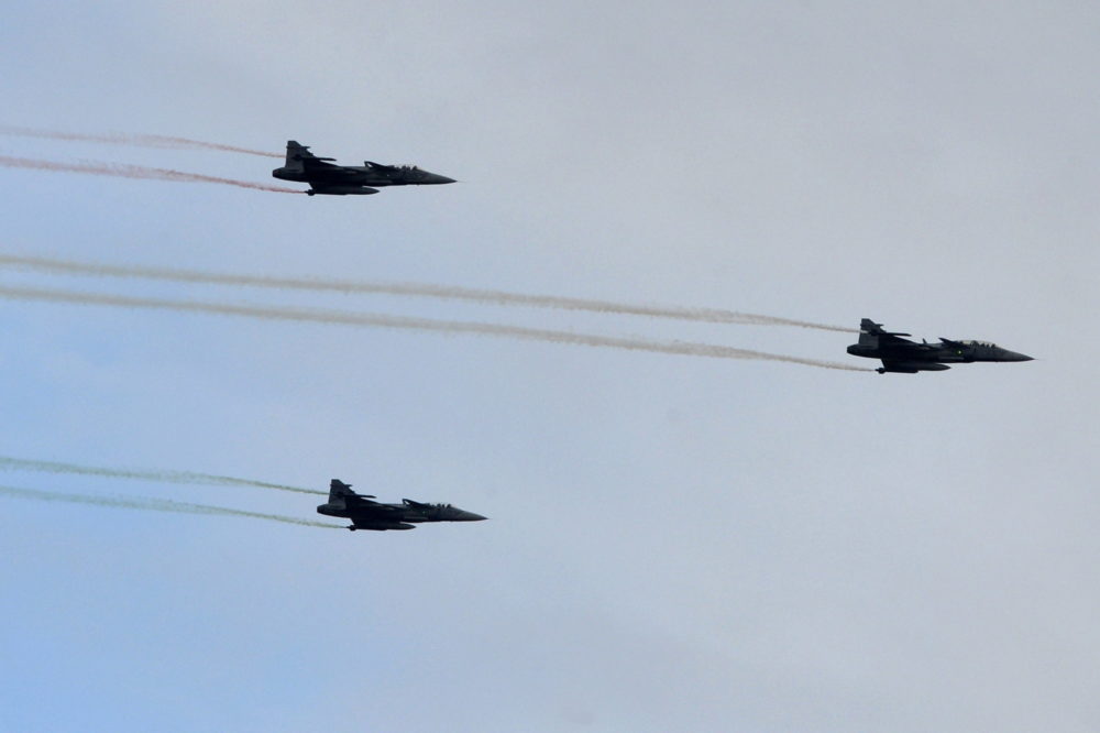 Bombafenyegetés miatt riasztották a Magyar Honvédség Gripenjeit