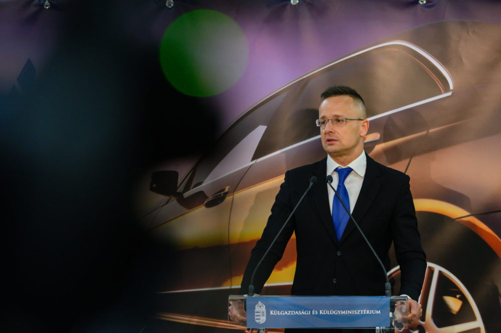 Az EU szégyenpadjáról az élvonalba tört a magyar gazdaság