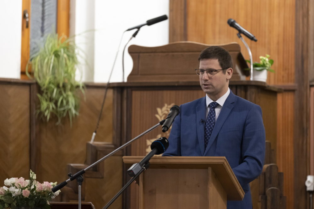 Gulyás Gergely: A kormány támogatja a hitéletet