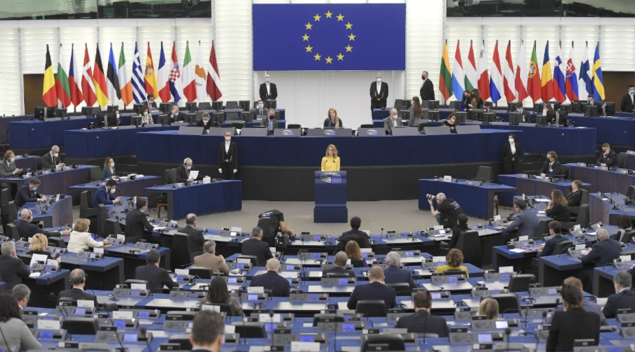 Az EP azonnal elindítaná a jogállamisági eljárást