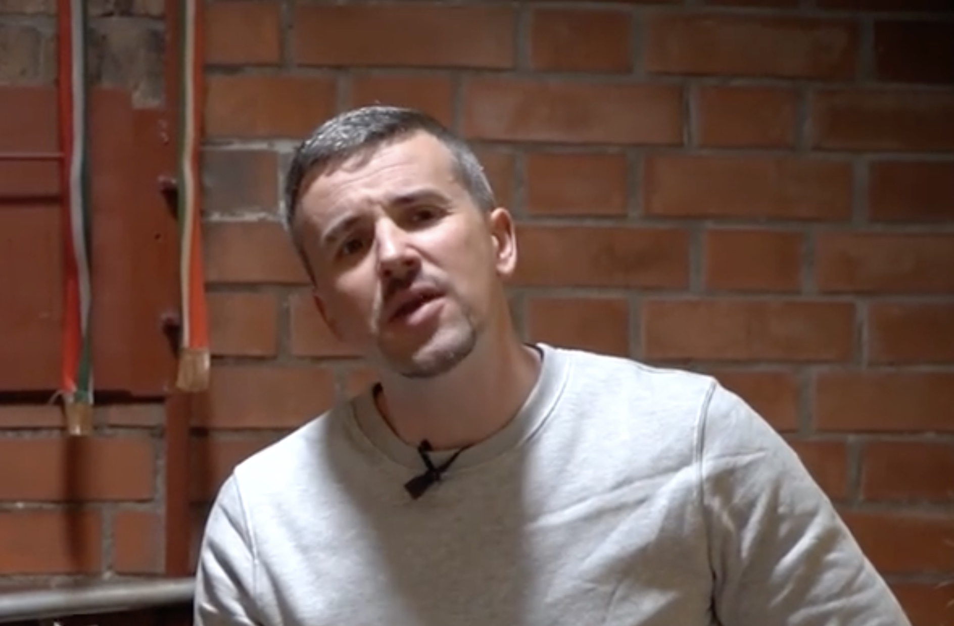 Jakabnak feltűnési viszketegsége van, de a pártok sem kérnek az ötletéből