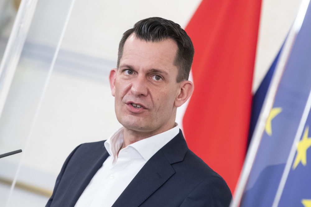 Benyújtotta lemondását az osztrák egészségügyi miniszter