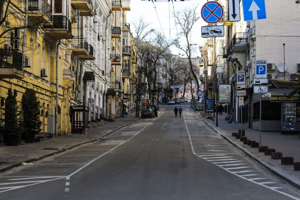 Pénteken humanitárius folyosót nyitnak öt ukrán városból