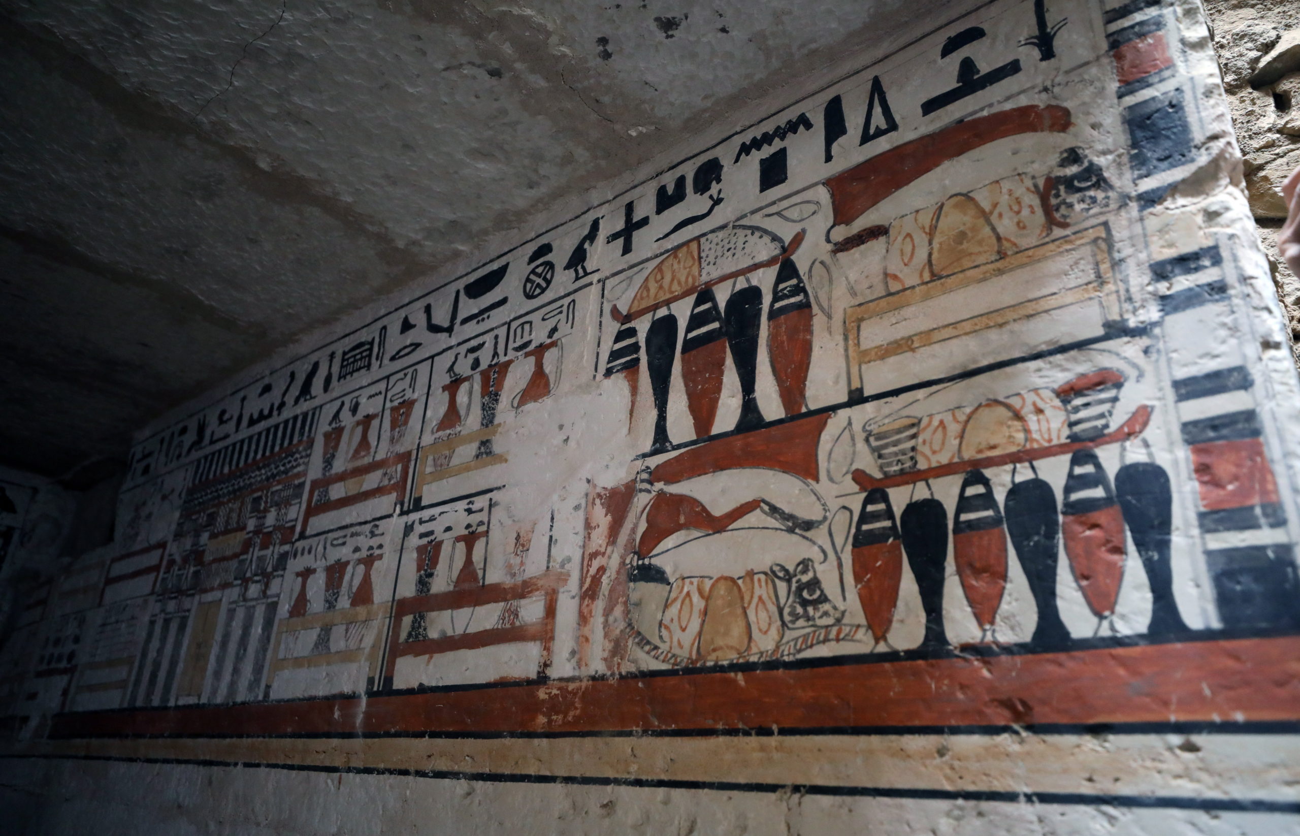 Négyezer éves sírok feltárása Egyiptomban