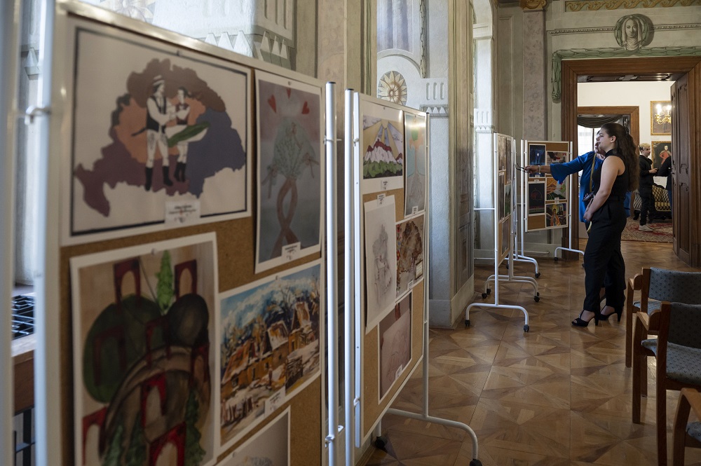 Átadták a Határtalanul kreatív rajzpályázat díjait