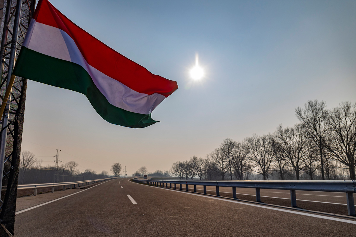 Újabb autópálya-szakaszt adtak át Magyarországon