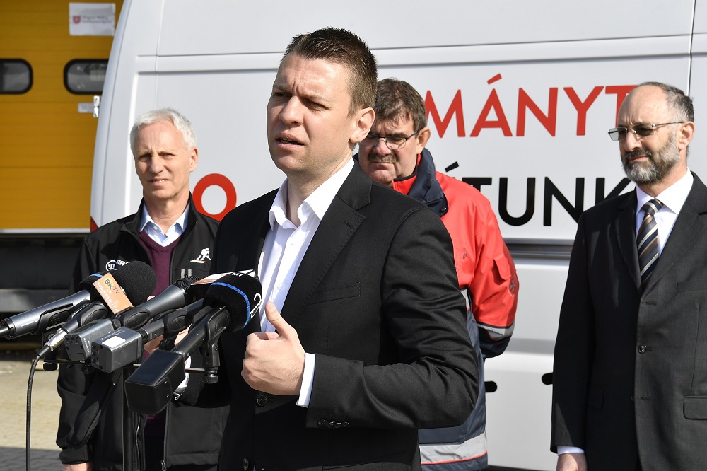 Mindenkinek segítünk, aki bajban van