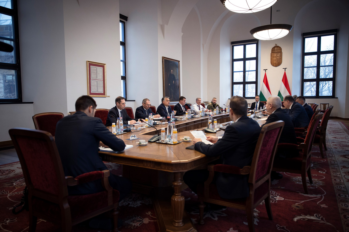 Orbán Viktor a Nemzetbiztonsági Operatív Törzs ülésén kezdte a hetet