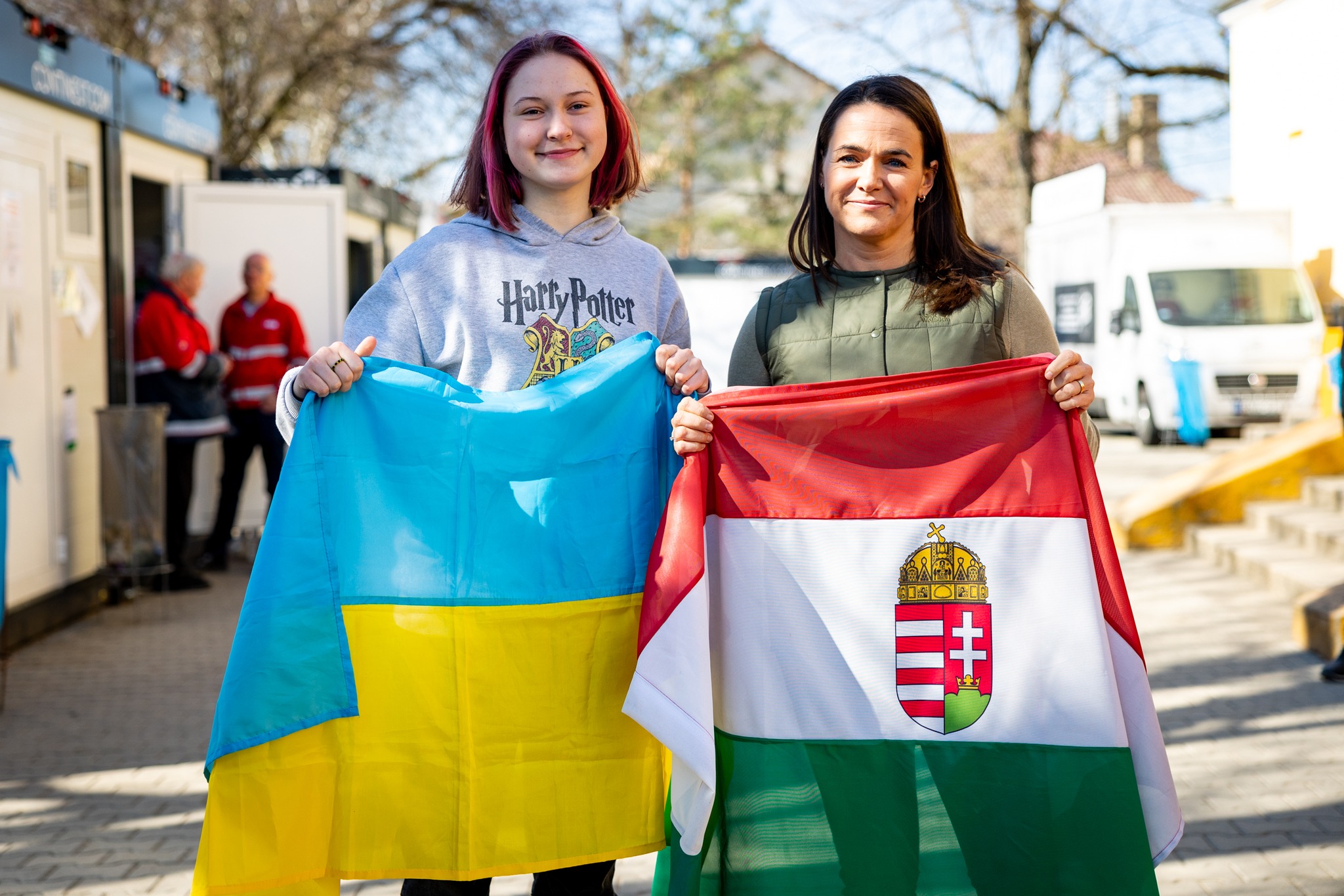 Novák Katalin Beregsurányban: jól szervezett a menekültek ellátása