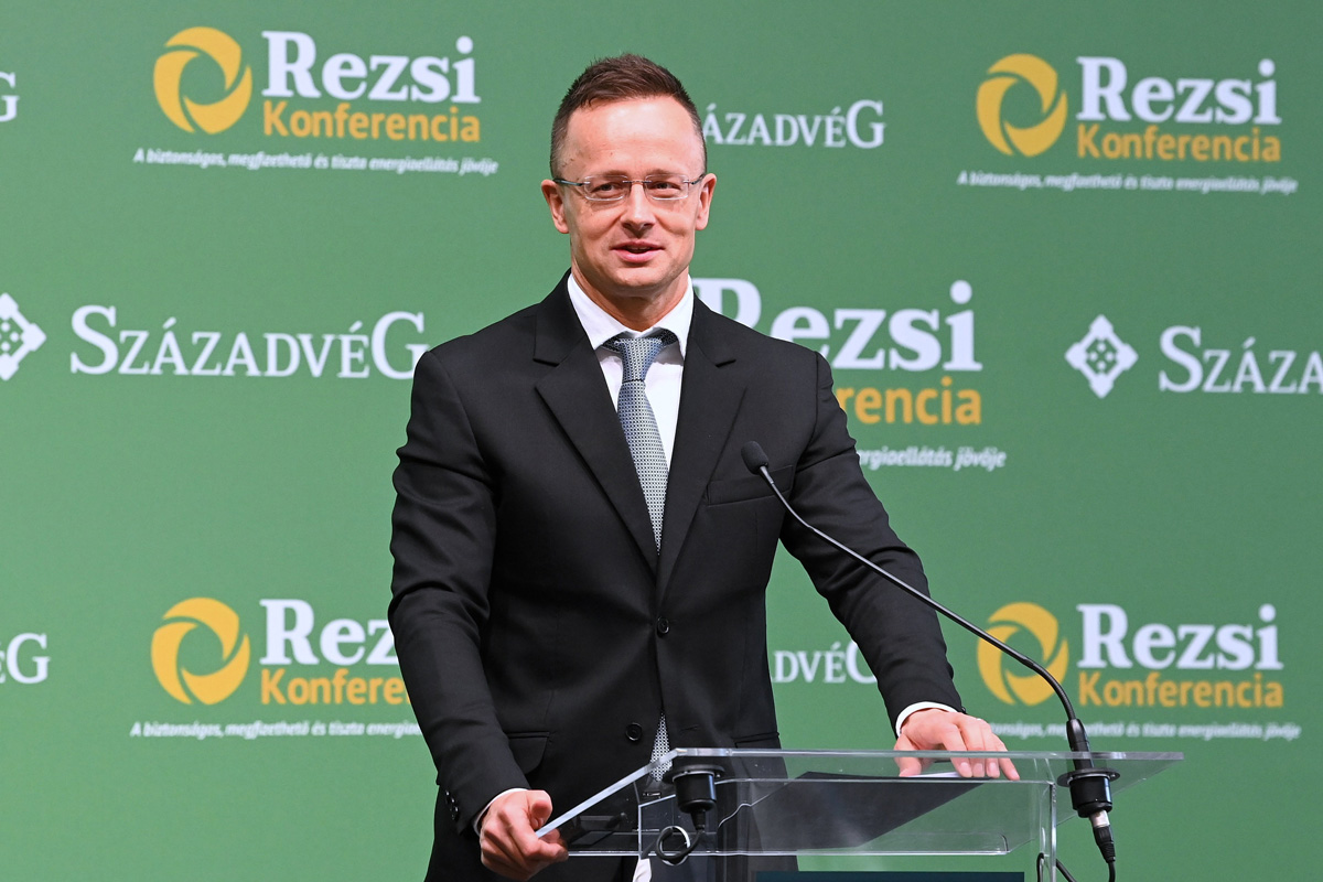 Szijjártó Péter fontosnak nevezte a rezsicsökkentés vívmányainak megőrzését