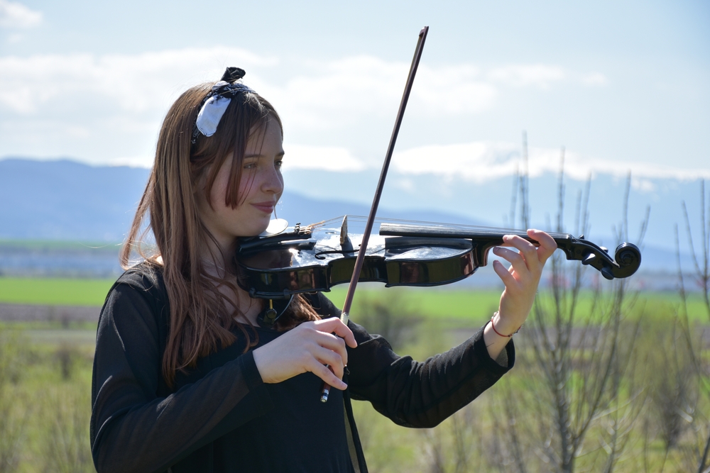 Franciaország pénzzel támogatja az ukrán és az orosz ellenzéki művészeket
