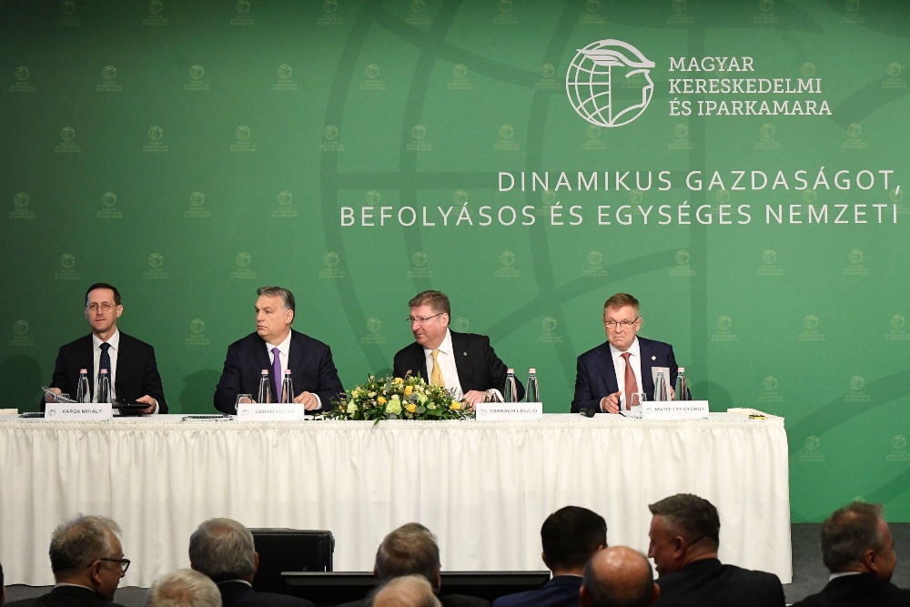 A gazdaságban nincs helyük dogmáknak