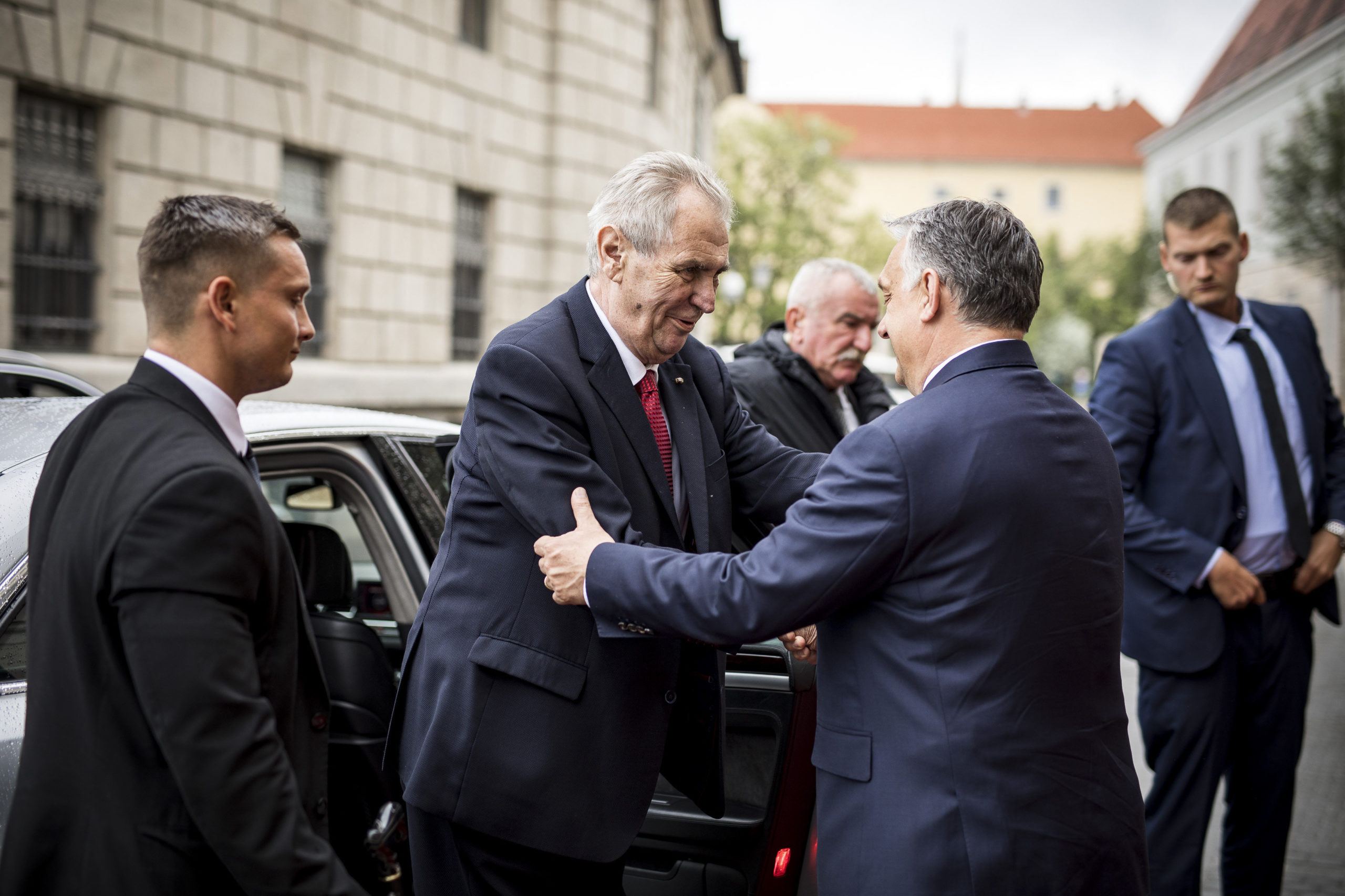 Milos Zeman az egekig magasztalta Orbán Viktort