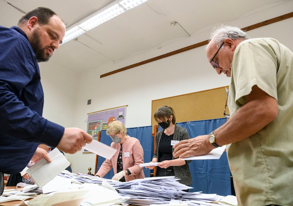 Mélyen lenézik a vidékieket Bajnaiék szavazatszámláló aktivistái