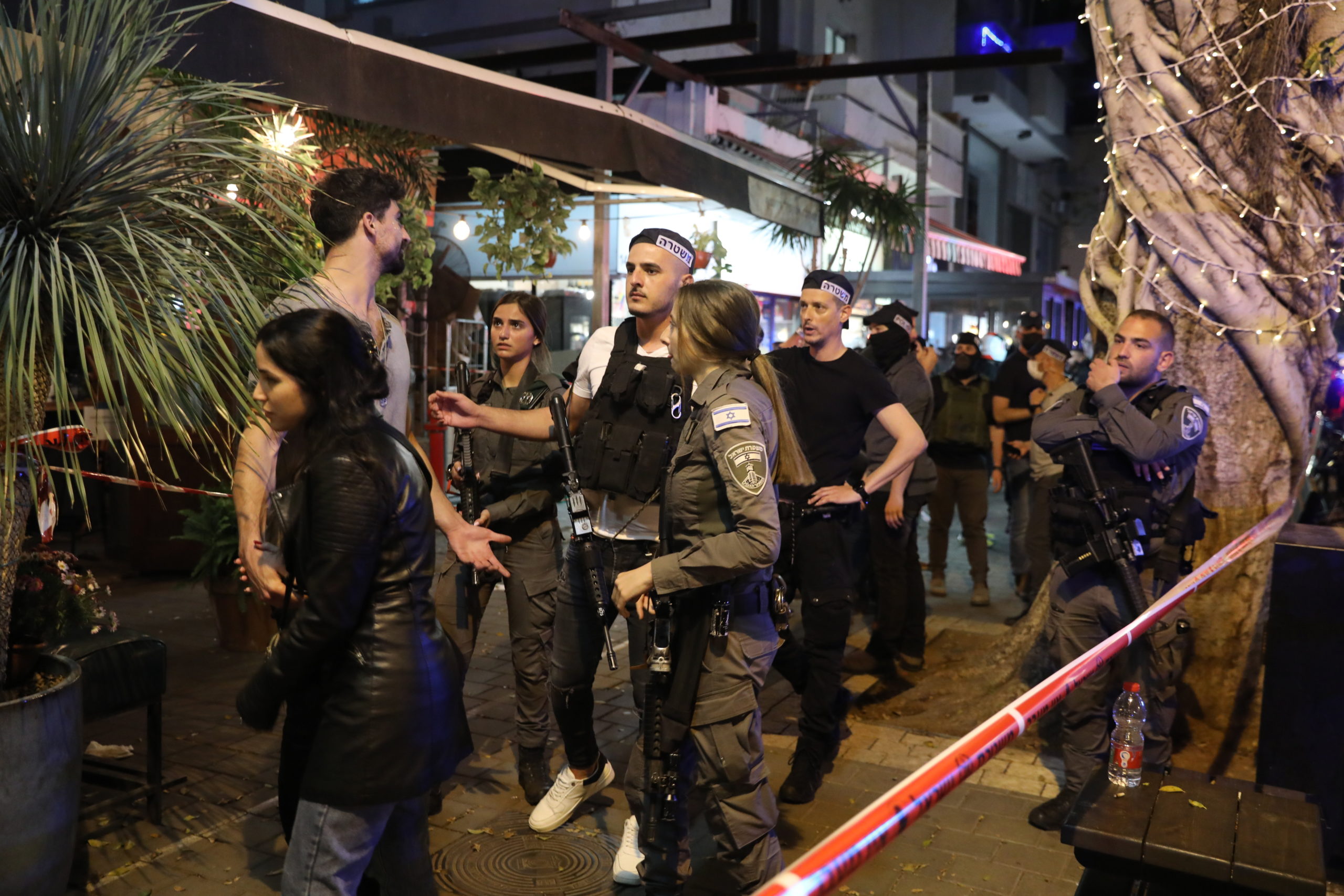 Emelkedett a tel-avivi lövöldözéses merénylet halálos áldozatainak száma