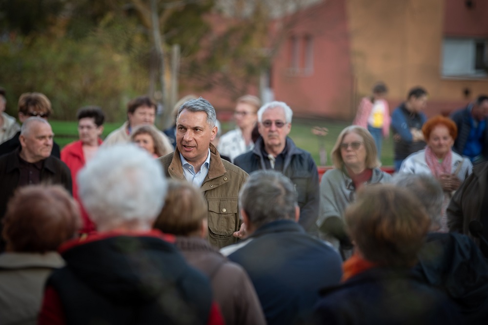 Lázár János: Aki nem megy el a jobboldalra szavazni, az a baloldalra szavaz