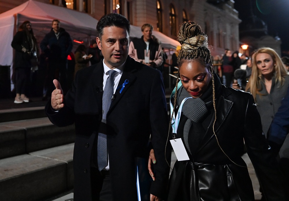 Külföldi szakemberek és hatalmas külföldről érkező összegek befolyásolták a választási kampányt