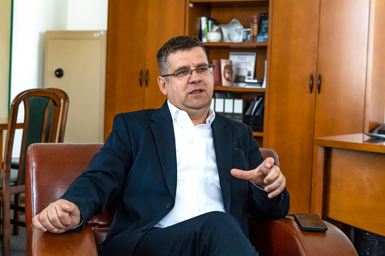 Seszták Miklós ügyvédje cáfolja a vádakat