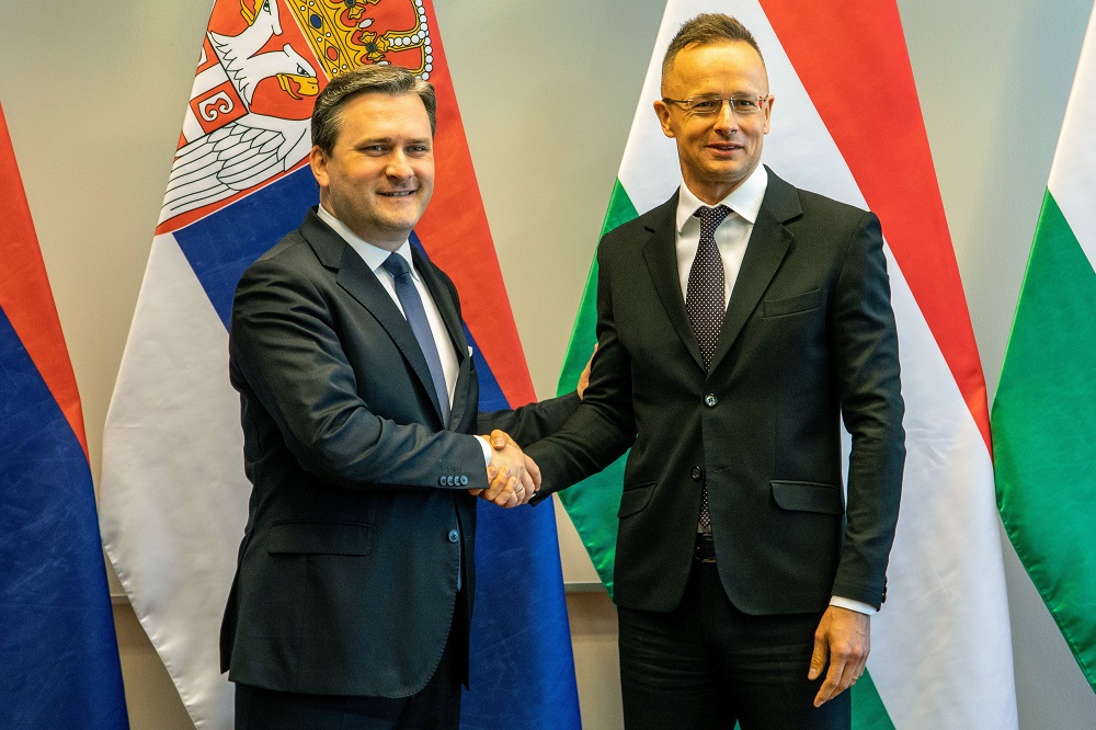 Szijjártó Péter: Szerbiát már tegnap fel kellett volna venni az Európai Unióba