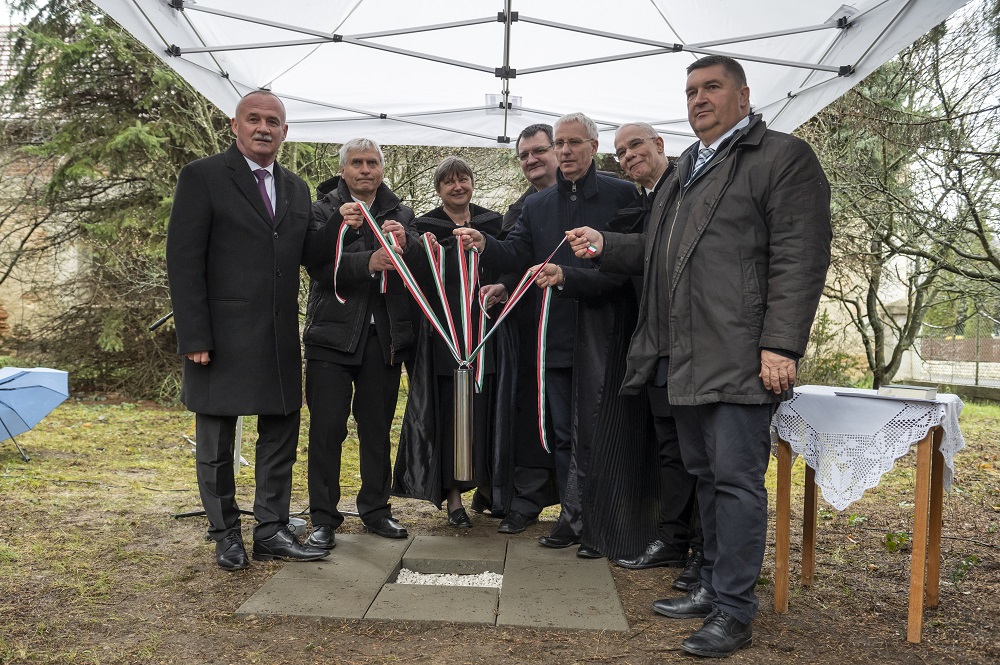 Református gyülekezeti ház alapkövét helyezték el Salgótarjánban