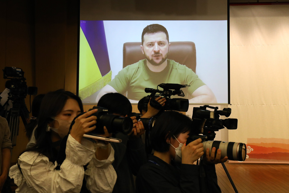 Zelenszkij Dél-Koreától is fegyvereket kér