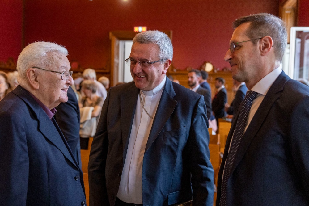 Varga Mihály: Az ország újjáépítése a polgári oldal feladata lett