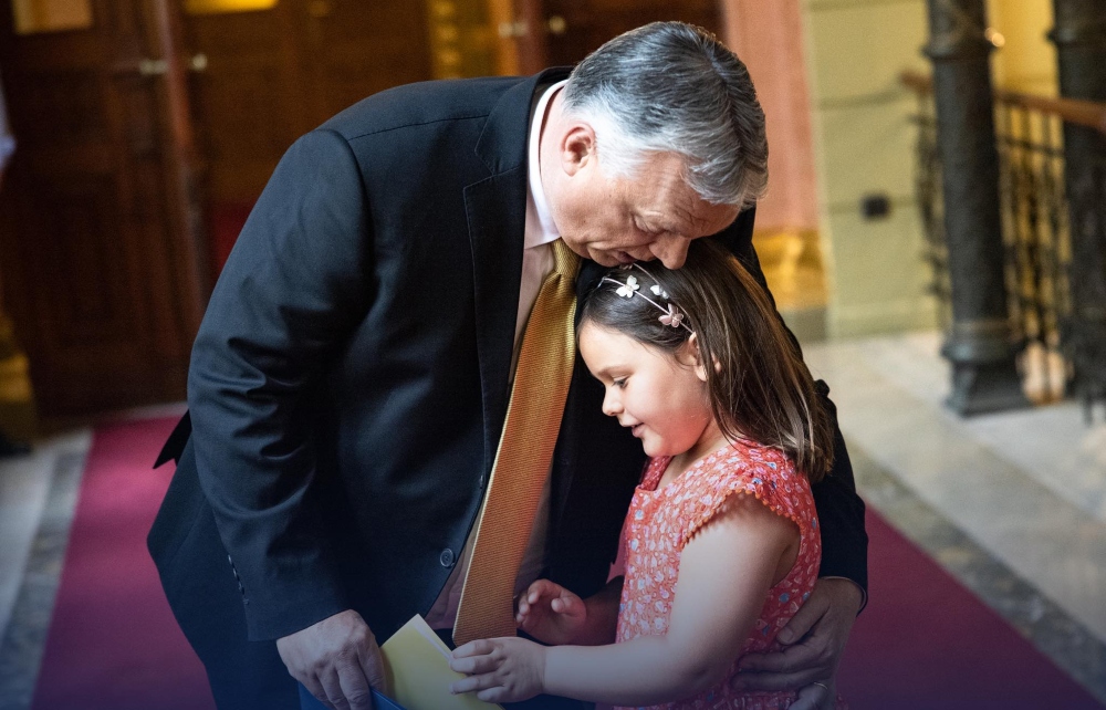 Francia lap: Orbán Viktor utat mutat nekünk