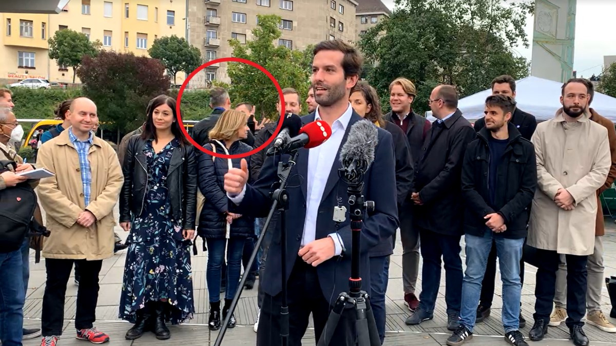 Garázdasággal vádolják a Momentum sajtótájékoztatóján pofozkodó férfit