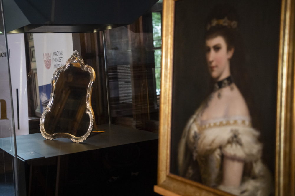 Sisi piperetükre a májusi Hónap kincse a Magyar Nemzeti Múzeumban