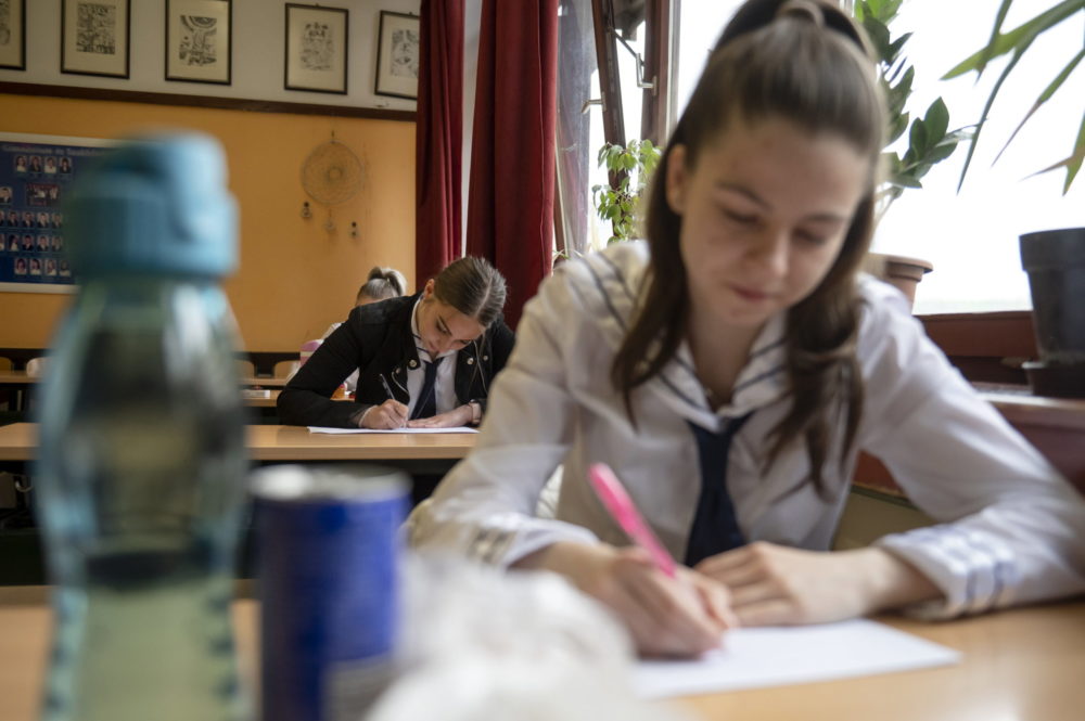 Az angol írásbelikkel folytatódnak az érettségi vizsgák