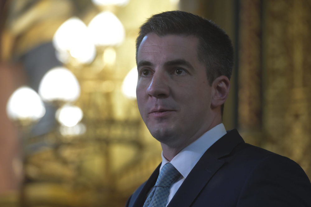 Kocsis Máté: Az Országgyűlés a képviselők munkahelye, azt komolyan kell venni